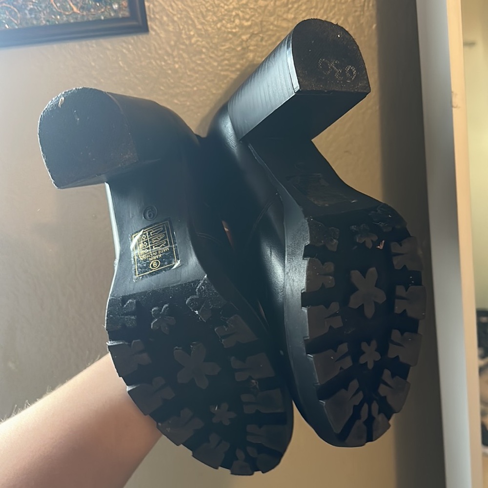 Booties - Picture 4 of 4